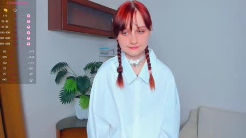 Kelly  Lilly online show from 09-20-25, 06:53