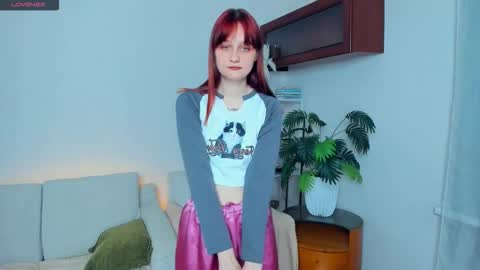 Kelly  Lilly online show from 11-23-25, 07:35