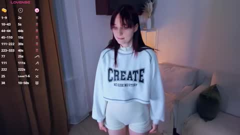 Kelly  Lilly online show from 02-08-26, 06:55