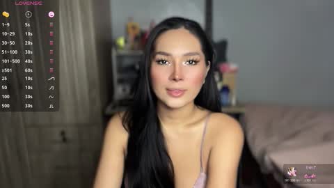 Snapshot of h34rtsforcami chatting on 10-19-25, 05:30 Camila online show from 10-19-25, 05:30