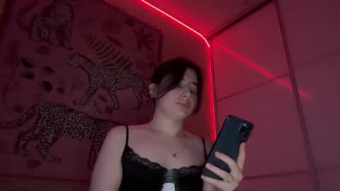 Snapshot of h3l9a_pataki chatting on 05-21-26, 06:26 Helga online show from 05-21-26, 06:26