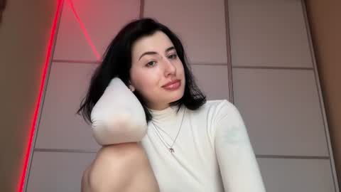 Snapshot of h3l9a_pataki chatting on 06-18-26, 04:00 Helga online show from 06-18-26, 04:00