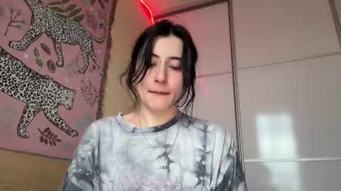 Snapshot of h3l9a_pataki chatting on 06-27-26, 04:45 Helga online show from 06-27-26, 04:45