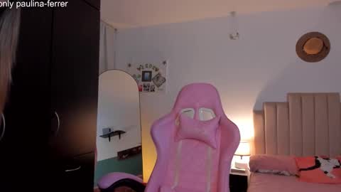 Paulina  online show from 11-15-25, 06:11