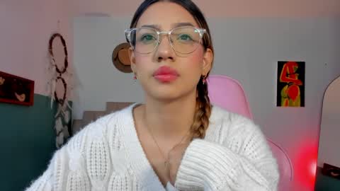 Snapshot of h3y_mia3 chatting on 04-17-26, 03:42 Paulina online show from 04-17-26, 03:42