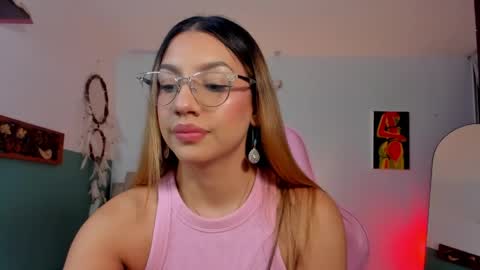 Snapshot of h3y_mia3 chatting on 04-19-26, 01:16 Paulina online show from 04-19-26, 01:16