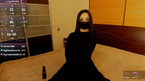 Snapshot of habibi_moon chatting on 12-26-24, 06:09 Linda online show from 12-26-24, 06:09