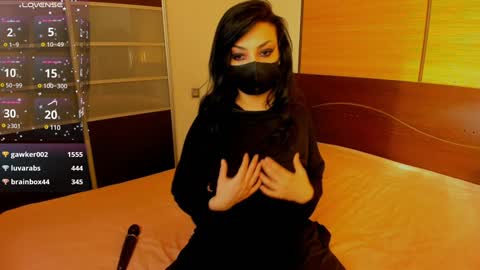 Snapshot of habibi_moon chatting on 01-03-25, 05:28 Linda online show from 01-03-25, 05:28