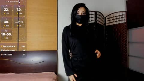 Snapshot of habibi_moon chatting on 01-04-25, 02:46 Linda online show from 01-04-25, 02:46