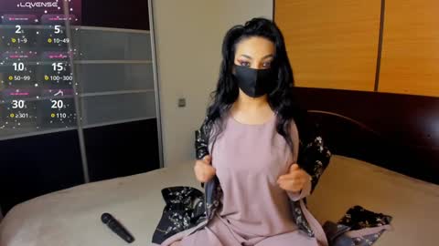 Snapshot of habibi_moon chatting on 01-16-25, 03:02 Linda online show from 01-16-25, 03:02