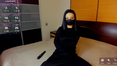 Snapshot of habibi_moon chatting on 01-17-25, 03:34 Linda online show from 01-17-25, 03:34
