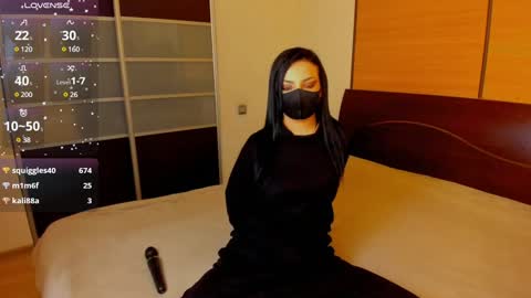 Snapshot of habibi_moon chatting on 01-17-25, 06:36 Linda online show from 01-17-25, 06:36