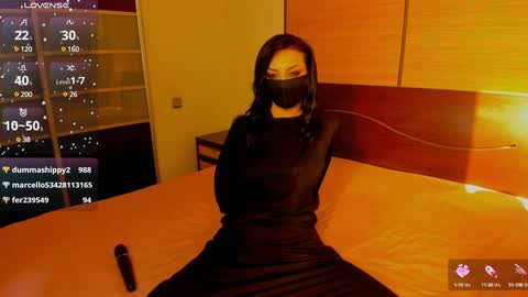 Snapshot of habibi_moon chatting on 01-19-25, 05:26 Linda online show from 01-19-25, 05:26
