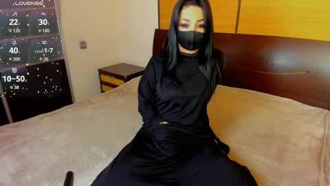 Snapshot of habibi_moon chatting on 01-24-25, 03:11 Linda online show from 01-24-25, 03:11