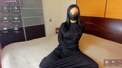 Snapshot of habibi_moon chatting on 01-30-25, 03:22 Linda online show from 01-30-25, 03:22