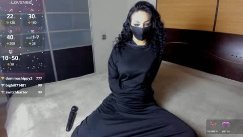 Snapshot of habibi_moon chatting on 02-01-25, 12:16 Linda online show from 02-01-25, 12:16