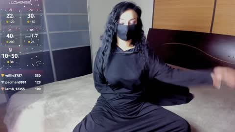 Snapshot of habibi_moon chatting on 02-02-25, 12:13 Linda online show from 02-02-25, 12:13