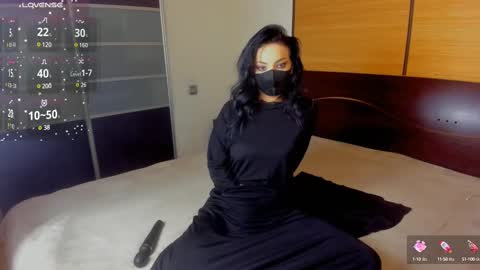 Snapshot of habibi_moon chatting on 02-24-25, 02:19 Linda online show from 02-24-25, 02:19