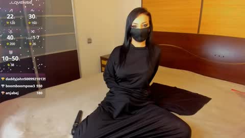 Snapshot of habibi_moon chatting on 02-27-25, 05:24 Linda online show from 02-27-25, 05:24