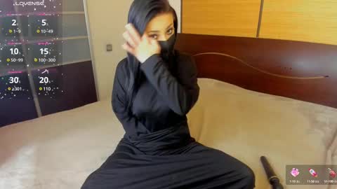 Snapshot of habibi_moon chatting on 03-06-25, 03:46 Linda online show from 03-06-25, 03:46