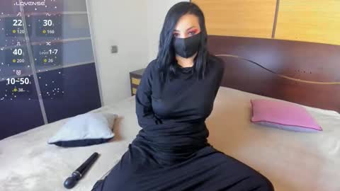 Snapshot of habibi_moon chatting on 09-14-25, 03:16 Linda online show from 09-14-25, 03:16