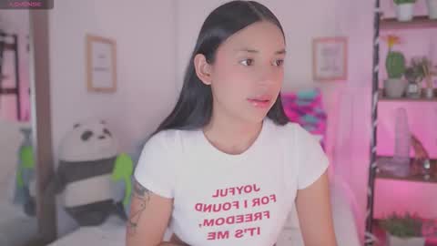 Snapshot of hade_collinss chatting on 01-15-26, 06:44 Hade online show from 01-15-26, 06:44