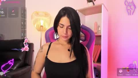 Hadid online show from 09-29-25, 10:58