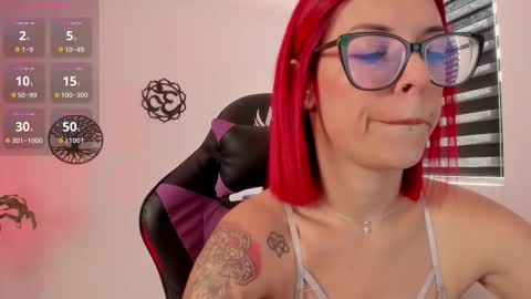 Snapshot of haileebeer_ chatting on 10-15-25, 03:23 Hailee online show from 10-15-25, 03:23