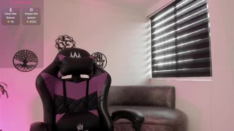 Snapshot of haileebeer_ chatting on 11-14-25, 03:22 Hailee online show from 11-14-25, 03:22