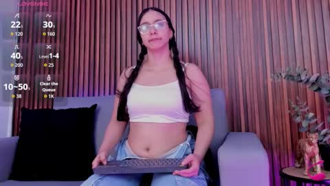 hailey_bieber_ online show from 03-25-26, 09:43