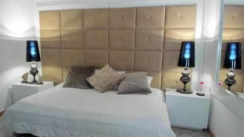 hailey online show from 12-18-24, 05:42