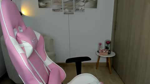 hailey online show from 05-11-26, 02:45