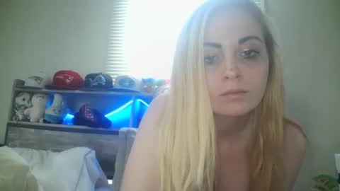Hailey and d online show from 02-27-25, 08:42