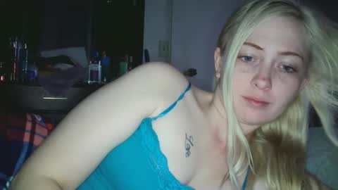 Snapshot of haileyakuma69 chatting on 10-30-25, 08:49 Hailey and d online show from 10-30-25, 08:49