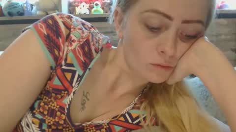 Hailey and d online show from 02-10-26, 01:53