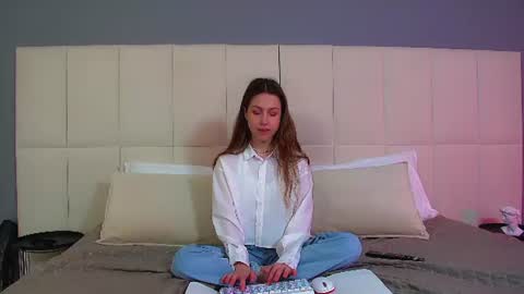 Hailey online show from 06-28-26, 06:19