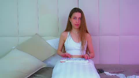 Hailey online show from 07-02-26, 03:34