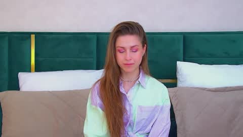 Hailey online show from 07-14-26, 06:40