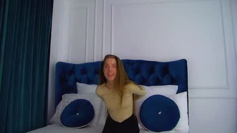 Hailey online show from 07-24-26, 06:11