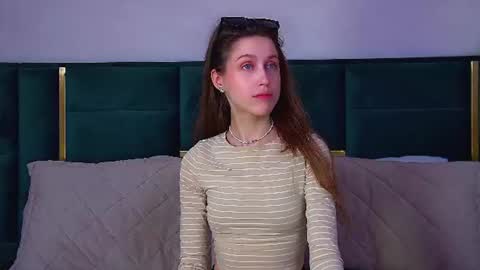 Hailey online show from 08-04-26, 06:05