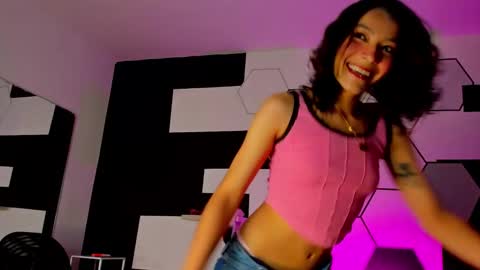 haileycat_ online show from 12-18-24, 10:02