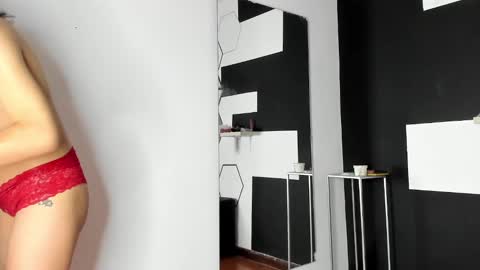 haileycat_ online show from 01-03-25, 01:59