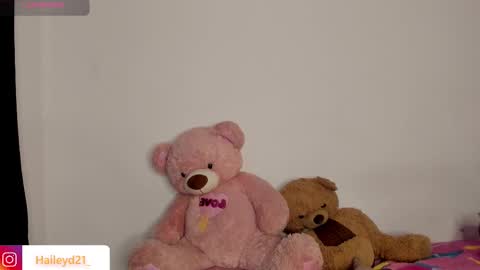 Hailey online show from 03-25-26, 11:33