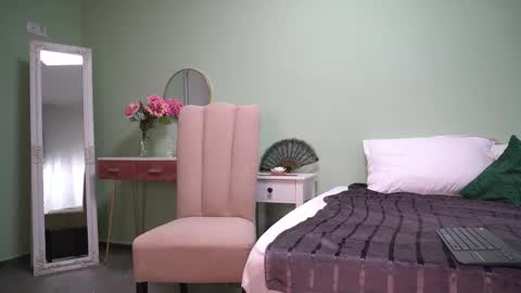 Snapshot of haileymoon85 chatting on 09-23-25, 03:09 Hailey online show from 09-23-25, 03:09