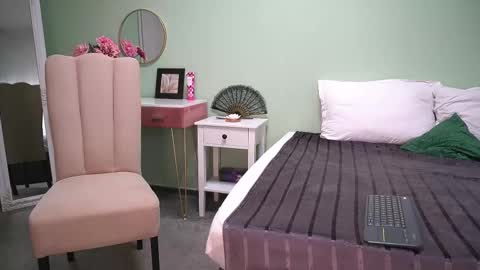 Snapshot of haileymoon85 chatting on 09-30-25, 03:11 Hailey online show from 09-30-25, 03:11