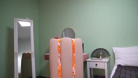 Snapshot of haileymoon85 chatting on 10-29-25, 04:15 Hailey online show from 10-29-25, 04:15