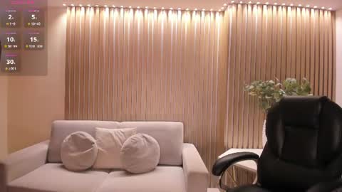 Hailey online show from 06-24-26, 01:48