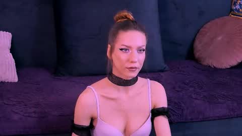 Snapshot of haileysinclair chatting on 11-14-25, 09:02 Carla online show from 11-14-25, 09:02