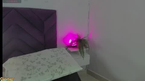 haileystonei online show from 06-18-26, 11:47