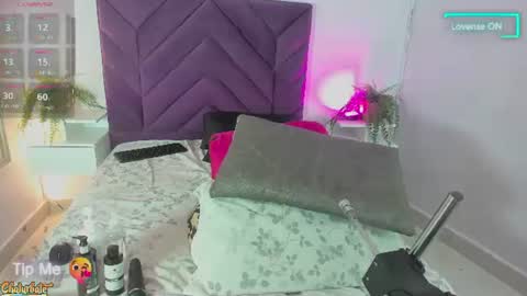 haileystonei online show from 06-24-26, 11:42